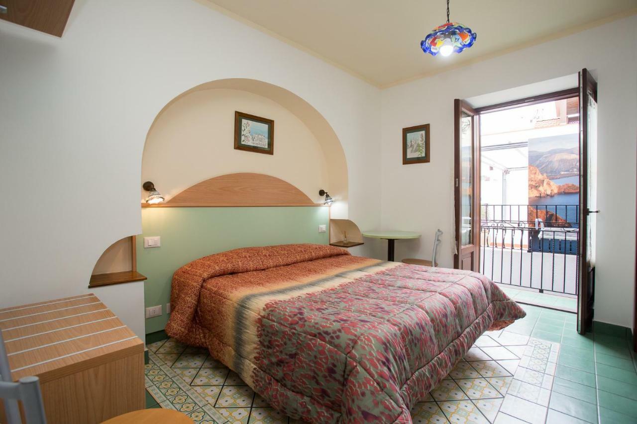 Diana Brown B&B Affittacamere リーパリ エクステリア 写真
